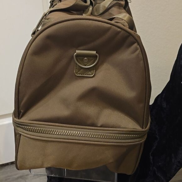 Calpak Stevyn Duffel Bag w/Shoe Compartment - Picture 6 of 10